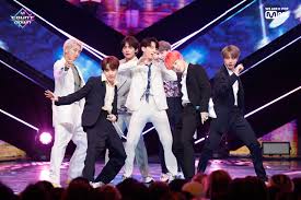 Yong seok choi (lumpens) assistant director: Video Bts Mcountdown Boywithluv4thwin 190425