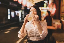 お酒が弱い人の飲み会対策11選！酔わない飲み方や対処法・強くなる方法はある？ | ランキングまとめメディア