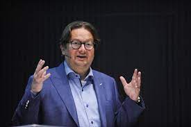 De afgelopen twee boekjaren kwam daar nog ruim 60 miljoen euro bij. Coucke Dreigt Volledige Vermogen Te Verliezen Perrigo Eist 1 9 Miljard Euro Terug De Morgen
