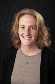 Kelly Roe's Instagram, Twitter & Facebook