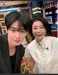 Heather Moos's Instagram, Twitter & Facebook