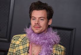 So, it's no surprise that his list of exes is about as long as a cvs receipt and includes models. Harry Styles Wears Shorts On The Beach While Filming My Policeman See The Photos Teen Vogue