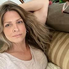 Kara Mclaughlin's Instagram, Twitter & Facebook