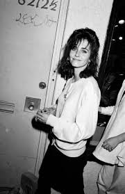 Why courteney cox stopped plastic surgery beauty crew. Pin By Yellow Kid On Humanes Friends Moments Friends Tv Show Friends Tv