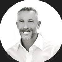 Steve Mozingo's Instagram, Twitter & Facebook