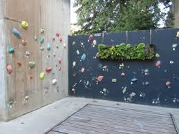 ➤ mit dieser hilfreichen anleitung und nützlichen tipps ➤ sei ein handwerker genau dann solltest du dir zuhause eine kletterwand selber bauen. Kletterwand Im Kinderzimmer Freude Und Gesundheit Archzine Net
