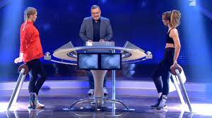 Luna schweiger schlag den star erzürnt die zuschauer wegen sexistischer spiele: Vanessa Mai Und Luna Schweiger Bei Bei Schlag Den Luna Schweiger Shotoe