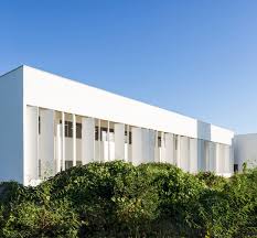 Последние твиты от ceará sporting club ᶜˢᶜ (@cearasc). White Concrete Shutters Front Brazilian University Building