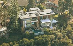 Top 10 Celebrity Homes In Los Angeles Celebrity Houses Los Angeles Homes Beverly Hills Houses