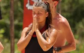 Se pare că aceasta ar purta haine mult prea decoltate, ce nu lasă loc imaginației, în republica dominicană. 8arptbsgwtckm