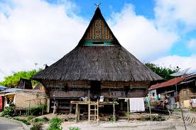 Ada sekitar 13 kerajaan yang silih berganti. Rumah Adat Batak Karo