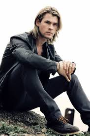 Let's have a closer look at chris hemsworth in long vs short hair author: 25 Best Ideas About Chris Hemsworth On Pinterest Chris Chris Hemsworth Not A Fan Of Blondes