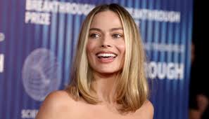 Margot Robbie Teeth 2025