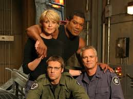 He has appeared in a number of his television shows and has also done films. Richard Dean Anderson Tochter Verheiratet Frau Familie Gewicht Bio Homosexuell