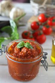 Sughi mozzarella basilico e pomodori tagliati a quadretti e conditi olio aceto origano e basilico sale e pepe. Pin Su Salse Sughi Creme E Condimenti