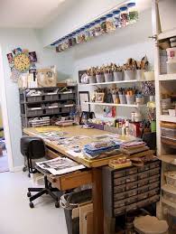 Drafting Table And Misc Storage In 2020 Kunst Studio Zimmer Zeichentisch Kunststudio Organisation