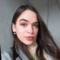 Karen Aguiar's Instagram, Twitter & Facebook