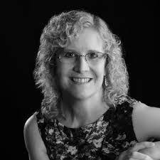 Polly Murray's Instagram, Twitter & Facebook