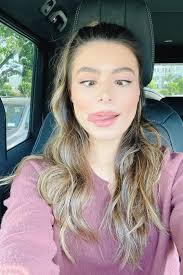 Ladies and gentlemen, we have slowly but surely come to the end of this post, so now, i have prepared just one more gallery for you! Miranda Cosgrove Hawtcelebs
