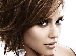 Viso lungo o viso ovale? Lungo Scalato O Sfilato Sempre Di Gran Effetto I Tagli Capelli Scalati Cambiarestile It