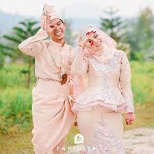 Si neng sexi baju transparan putih lagi tinggi pinggin ikut di goyang. Wedpedia Cutenya Baju Pengantin Warna Peach Kredit Facebook