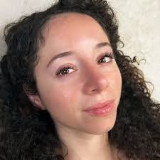 Heather Gladden's Instagram, Twitter & Facebook