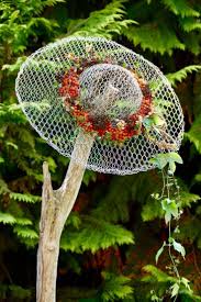 Mon Premier Bonnet Geant Fait A La Maison Est Termine Pour Cela Je Coupe Mit Bildern Hasendraht Metall Gartenkunst Maschendrahthandwerk