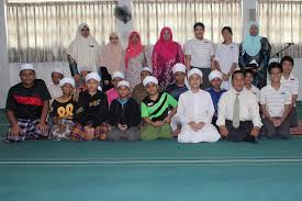 Sedangkan jika yang meninggal ibunya, anak tersebut disebut piatu. Persatuan Kebajikan Anak Yatim Miskin Al Munirah Hati Serving The Community Hati Serving The Community