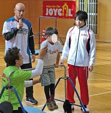 奥様は同じ日本体育大学1学年下で体操選手だった 上谷千穂 さん。 二人は出来ちゃった結婚 と言われていますが、 子供の名前がキラキラネームだと話題になっています。 å†…æ'èˆªå¹³ãŒé€†ä¸ŠãŒã‚Šæ•™å®¤ å­ä¾›ãŸã¡ã«æ‚Ÿç©ºã¨é¾é¦¬ã‚'ç†±ãèªžã‚‹ ã‚¹ãƒãƒ¼ãƒ„ ãƒ‡ã‚¤ãƒªãƒ¼ã‚¹ãƒãƒ¼ãƒ„ Online