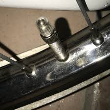 Wie Kann Ich Diesen Fahrradreifen Aufpumpen Die Kappe Oben Lasst Sich Irgendwie Nicht Abdrehen Fahrrad Reifen Pumpe