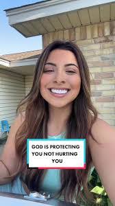 Jocelyn Gill's Instagram, Twitter & Facebook