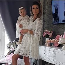 Io ne ho presi due per un matrimonio ed erano molto belli. Principessa Vestiti Da Madre Figlia Madre E Figlia Vestiti Di Bianco A Maniche Lunghe Delle Donne Del Merletto Elegante Famiglia Corrispondenza Di Abbigliamento Matching Clothing Family Matching Clothingmother And Daughter Clothes Aliexpress
