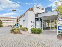Hotelf1 cergy offers 134 accommodations with complimentary newspapers and complimentary toiletries. Hotel In Cergy Pontoise Novotel Cergy Pontoise All