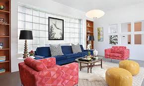 Fakat mutfak duvar rengi seçiminde dikkat edilmesi gereken noktaların başında koyu renklerin tercih edilmesi durumunda aydınlatmanın yeterli olduğundan emin olunması ve yine koyu renk tercih edilmesi durumunda mutfaktaki tüm boş duvarların bu renklerle donatılmamasının gerekliliğidir. Pembe Koltuklarla Dekorasyon Onerileri 2020