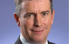 Countrywide: Curran joins as Batchelor quits