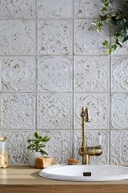 Les Credences Habillent Vos Murs Carreaux De Ciment Anciens Carreaux De Ciment Salle De Bain Deco Salle De Bain