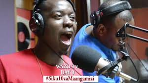 Boshoo raper kutoka tanga awapagawisha watangazai wa planet bongo kwenye dakika 10 za. Dakika 10 Za Maangamizi Anoga Plus A Planet Bongo By Eastafricaradio