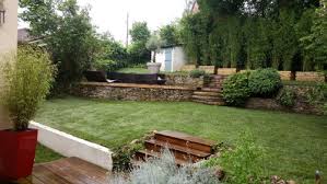 Vous allez adorer les terrains en pente grâce à ces astuces, idéales pour épouser les creux et les bosses. Amenagement Jardin En Pente Douce Comment Profiter Du Declin Du Terrain
