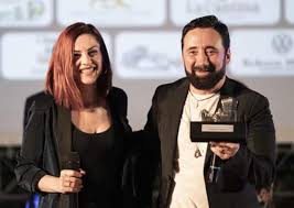 Federico zampaglione nasce a roma il 29 giugno del 1968 da una famiglia originaria di melito di porto salvo (in provincia di reggio calabria).nel 1989 zampaglione è tra i fondatori dei tiromancino, band che pubblica 4 album fino al cambio di etichetta discografica avvenuta nel 2000. Federico Zampaglione Il Suo Morrison E Uno Dei Film Piu Premiati Del 2021 Infomusica