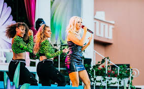 Panetoz värmde upp frusen publik. Recension Lotta Pa Liseberg 8 Juli Stora Scenen Gp