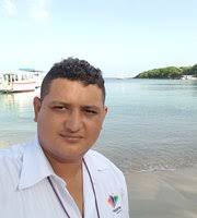 Soy Angel Almendarez estoy para servirle con mi pequeña empresa taxi  service Angel