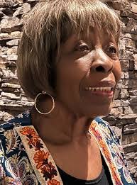 Phyllis Walls's Instagram, Twitter & Facebook