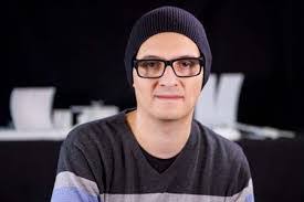 Victor Corona's Instagram, Twitter & Facebook