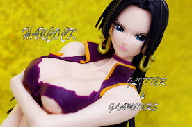 ボア・ハンコックGLITTER&GLAMOURS 黄色