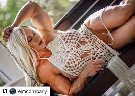Aleesha Young - Free sexy pics, galleries & more at Babepedia