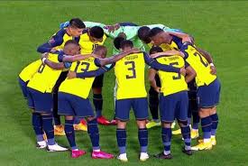 Experimento de web automática de imagenes. La Seleccion De Ecuador Con Alineacion Lista Para Enfrentar A Uruguay