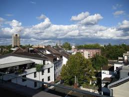 Die ende 2016 fertiggestellte schicke wohnanlage befindet sich in direkter nähe zum beueler bahnhof, mitten im beliebten und für seine gute lebensqualität. 5 Zimmer Wohnung Bonn Beuel 5 Zimmer Wohnungen Mieten Kaufen