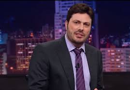 Felipe miranda (s02e17) is the seventeenth episode of season two of the noite wi. Danilo Gentili Chama Melhem De Esquerdomacho E Diz Que Dani Calabresa Foi Corajosa Folha Pe