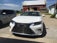 The 2019 toyota camry hybrid ranked #1 in midsize cars. Lexus Es 300h Vs Toyota Camry Hybrid Cargurus