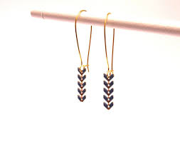 Boucles D Oreilles Grandes Dormeuses Bleu Et Dore Graphiques Chevrons Geometriques Boucles D Oreille Par By Nat M Bijoux Fait Main Boucles Bijoux Maison